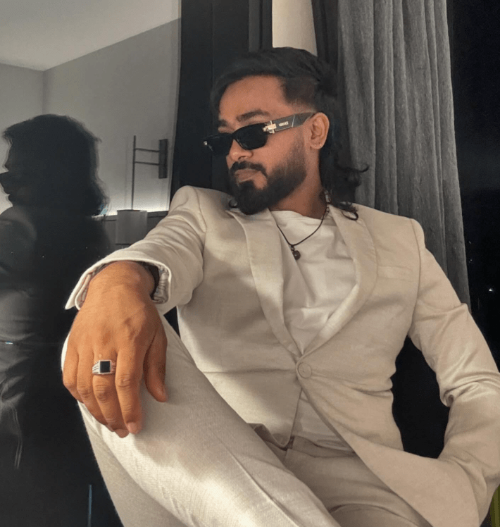 Dinesh Gamage Wiki, Biography, Age, Net Worth, Height, Weight, Affairs, and More